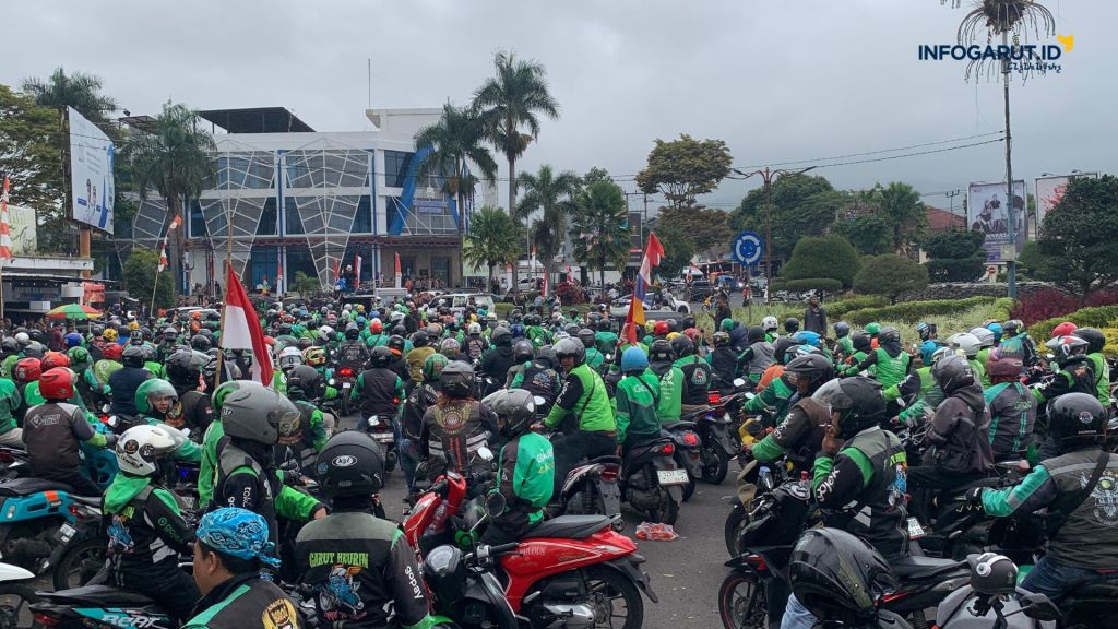 Se-ribuan Driver Ojol di Garut Gelar Aksi Solidaritas (DOK. Infogarut).jpg .jpg